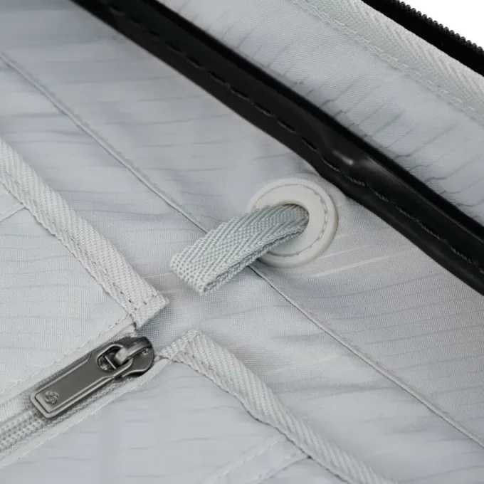 Elevation™ Plus hardside medium glider™
