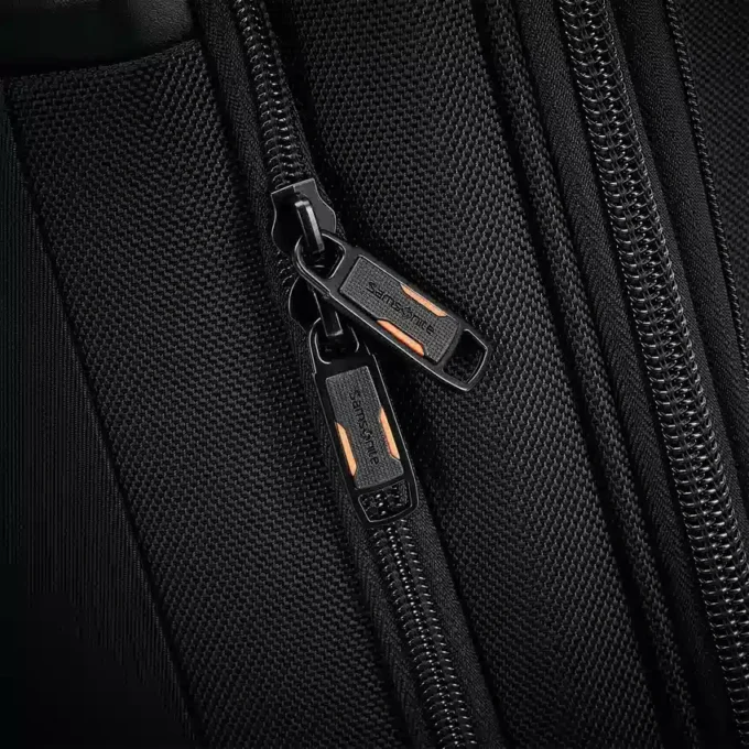 Duża walizka Samsonite Pro z możliwością powiększenia Duża walizka Samsonite Pro z możliwością powiększenia